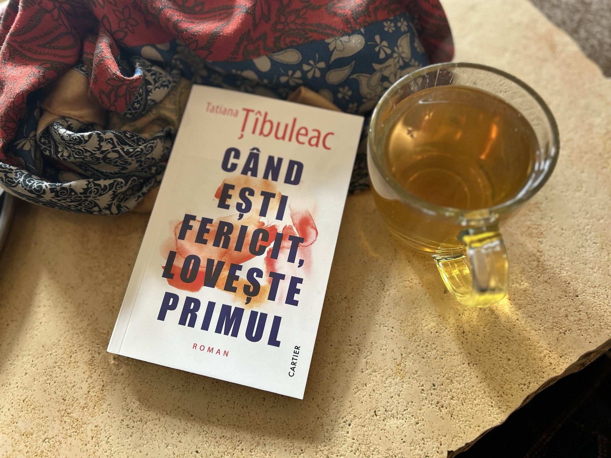 Când ești fericit, lovește primul